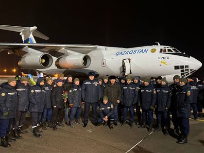 В Астане встретили казахстанских спасателей, прибывших из Турции