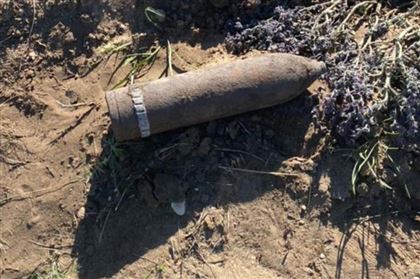 В Алматы в заброшенном бомбоубежище нашли артиллерийский снаряд