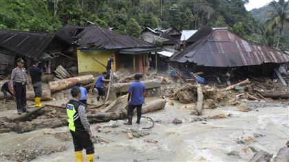 В Индонезии из-за проливных дождей и оползней погибли 11 человек
