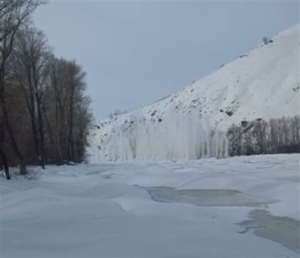 На реках в ВКО измельчают лед