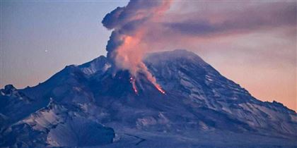 На Камчатке началось мощное извержение вулкана Шивелуч