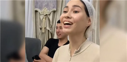 Казахстанка в платке восхитила интернет своей перепевкой французского хита