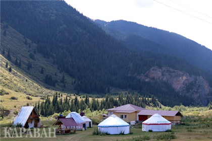 В Алматы выявили более 150 нарушений закона при застройке в горной местности