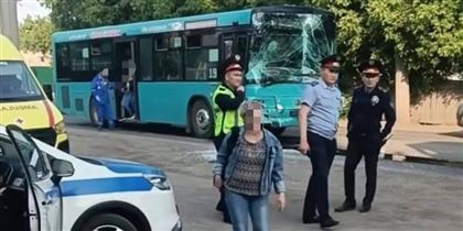 В Караганде в ДТП столкнулись два автобуса