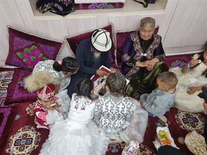 "Они ели бешбармак палочками": китайские казахи потрясли казахстанцев