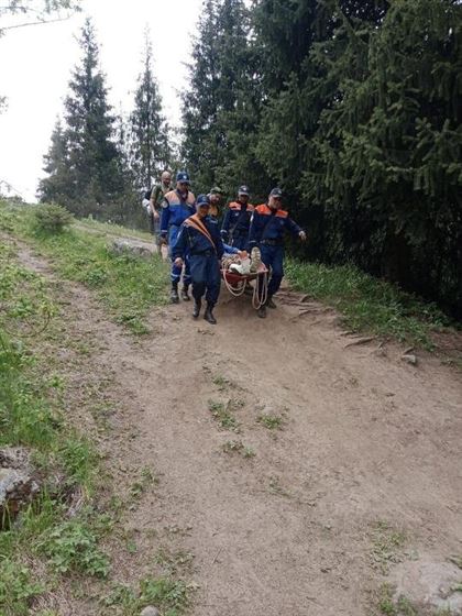 В Алматы в горах спасли туриста со сломанной ногой