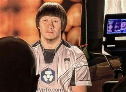 Жалгас Жумагулов раскрыл тайну своей причёски, которую высмеяли казахстанцы