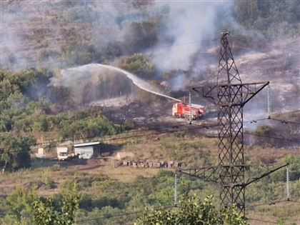Крупный пожар представлял угрозу сельхозполям и пасеке в ВКО