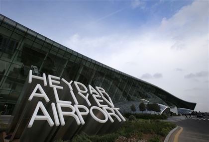 Летевший из Алматы в Тбилиси самолет совершил экстренную посадку в Баку