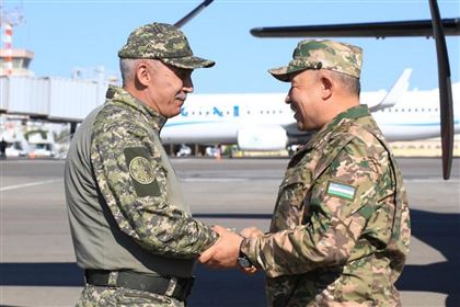 Министры обороны Казахстана и Узбекистана встретились в Актау