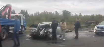 Два человека погибли при столкновении автомобилей в Караганде