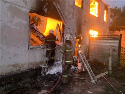 Крупный пожар произошел в Конаеве 