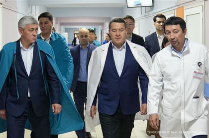  Премьер-министр посетил в больнице горняков, пострадавших на шахте "Казахстанская"