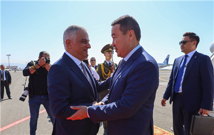 Премьер-министр прибыл в Армению для участия во внеочередном заседании Евразийского межправительственного совета