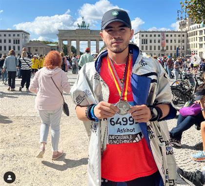 Депутат шымкентского маслихата пробежал марафон в Берлине
