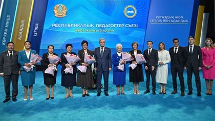 Токаев присвоил почетное звание "Қазақстанның еңбек сіңірген ұстазы" нескольким учителям