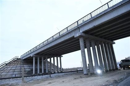 В Усть-Каменогорске на отремонтированном летом мосту обрушилась опора 