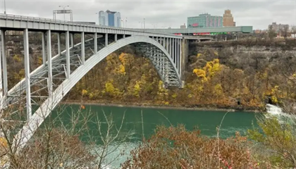 На мосту через Ниагарский водопад, соединяющем США и Канаду, произошел взрыв