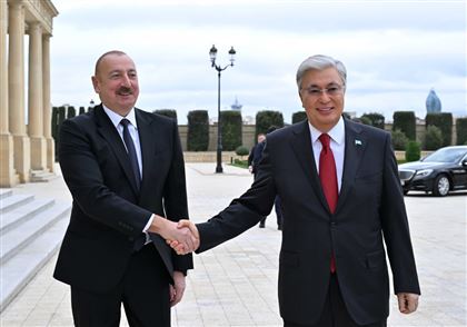 Касым-Жомарт Токаев прибыл в резиденцию президента Азербайджана Ильхама Алиева