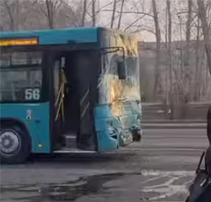 В Карагандинской области столкнулись два пассажирских автобуса