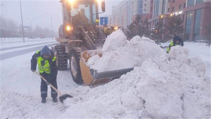 За сутки из Астаны вывезли более 3 тысяч грузовиков снега
