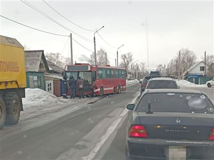 В Усть-Каменогорске случилось ДТП с автобусом 