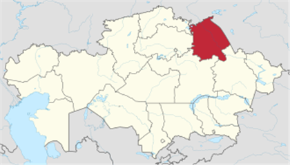 В Павлодарской области в воронку провалился автобус: аварийно-спасательные работы могут остановить