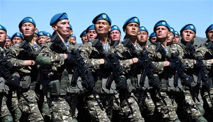 Стало известно, сколько казахстанцев призовут на срочную службу в армию
