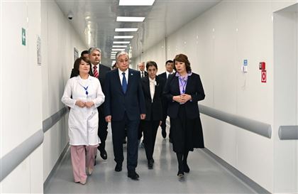 Президент ознакомился с деятельностью Центра лучевой терапии и диагностики в Усть-Каменогорске