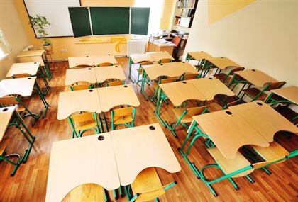 Из-за давки в раздевалке уволили директора алматинской школы
