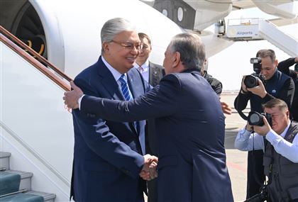 Токаев прибыл в Узбекистан с рабочим визитом