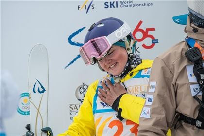 Казахстанка взяла золото чемпионата мира по фристайлу-могулу