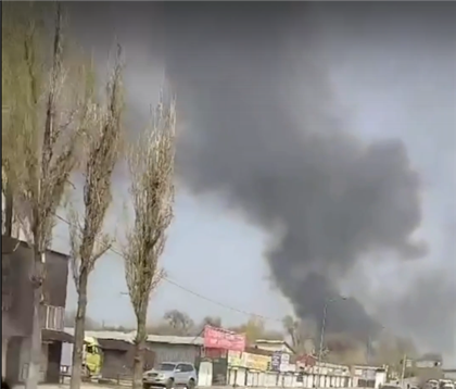 В Алматы недалеко от барахолки произошел пожар
