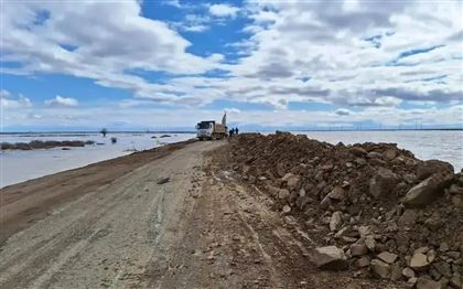 В Казахстане паводками повредило четыре моста 