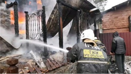 В ВКО на базе отдыха сгорели дома