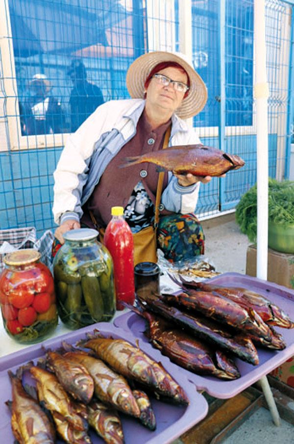 На рынке города Капшагая всегда можно купить рыбу на любой вкус