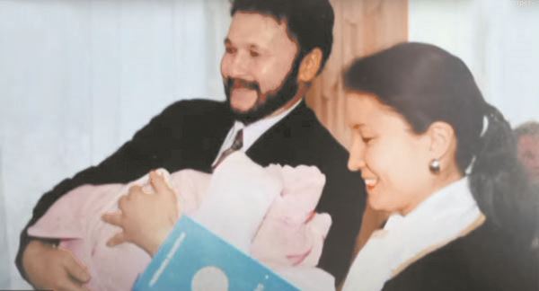 Рабия Ермуханова родилась 12 октября. Да, ежесекундно в мире появляются на свет 3 младенца, но специалисты Фонда ООН по народонаселению признали Рабию 6-миллиардным человеком Земли