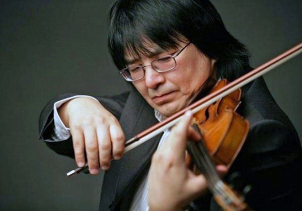 В Уральске прошли международные конкурсы скрипачей под началом знаменитого музыканта Марата Бисенгалиева