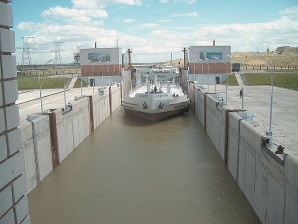 12 октября, спустя 17 лет с начала строительства, на Шульбинском водохранилище заработал судоходный шлюз с расчетом на речные суда на Иртыше грузоподъемностью в 1 тысячу тонн