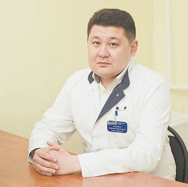 Руководитель центра онкоурологии КазНИИОиР, врач высшей категории Бакытжан ОНГАРБАЕВ