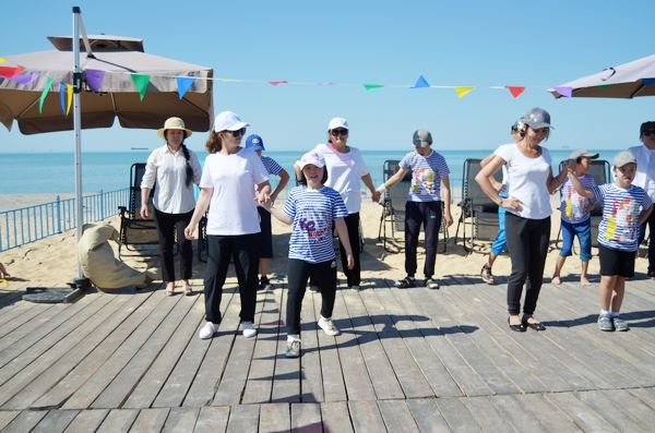 Весной танцевальная студия перебазируется на городской пляж для инвалидов