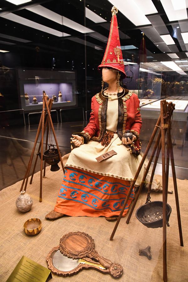 Таксайская жрица в экспозиции Национального музея Республики Казахстан