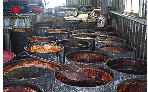 Подпольный цех по производству маргарина из канализационного жира в городе Саньин