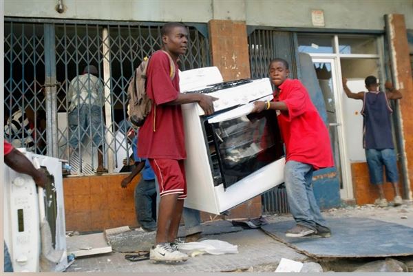 Провокационные слухи в Гаити дали полную своюоду мародерам