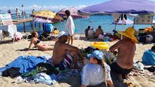 Проверено на себе: капризный Иссык-Куль расстроил туристов небывалыми ценами и бардаком на пляжах