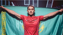 Казахстанский актер дебютировал в MMA с досрочной победы