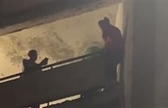 Женщина из Актау пыталась покончить с собой выпрыгнув из окна
