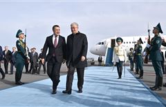 Президент Кыргызстана прибыл в Казахстан с официальным визитом