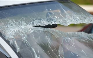 Автомобиль протаранил в патрульную машину в Алматы, пострадал полицейский