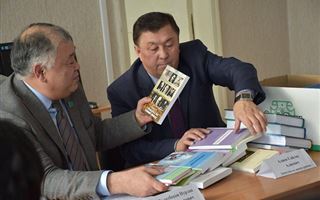 Депутаты мажилиса рассказали о своей работе молодому поколению казахстанцев 